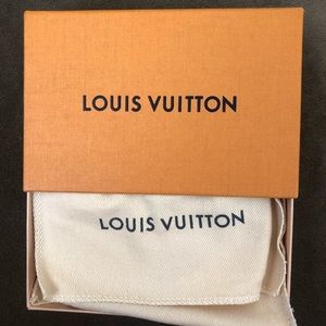 Louis Vuitton Accessories - LOUIS VUITTON WHITE KEY POUCH Louis Vuitton Accessories - LOUIS VUITTON WHITE KEY POUCH
